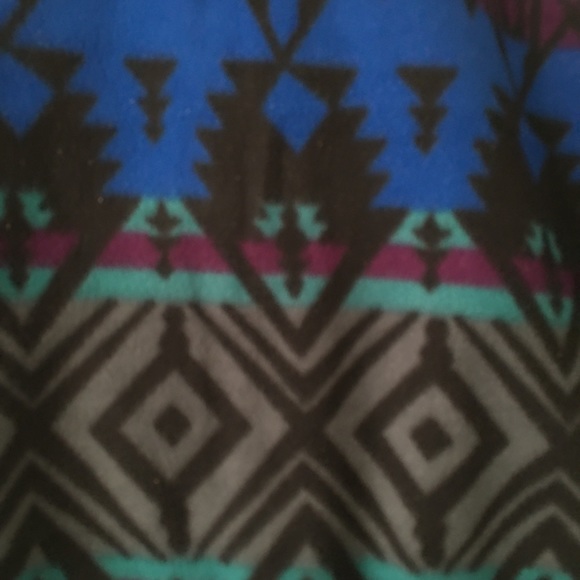 Nordic Fleece
zipperedNavy Blue purple green gray
Size L 2 Zip Side Pockets - Picture 13 of 13